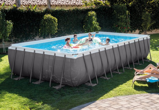 Ultra frame rectangular pool